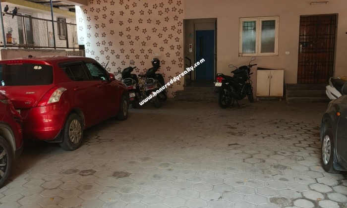  BHK Flat for Sale in Valasaravakkam