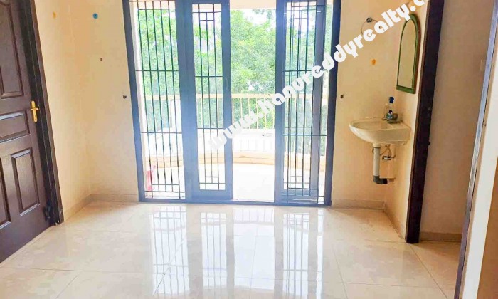2 BHK Flat for Sale in Saibaba Colony
