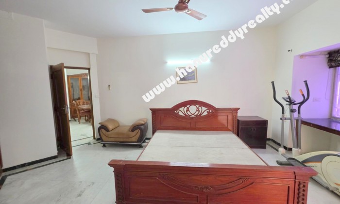 3 BHK Flat for Sale in Raja Annamalaipuram