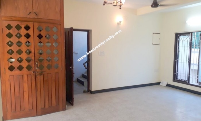 2 BHK Flat for Sale in Shenoy Nagar