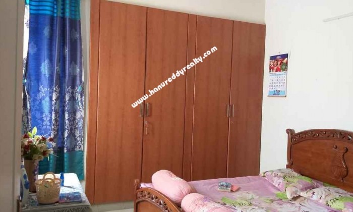 3 BHK Flat for Rent in Selaiyur