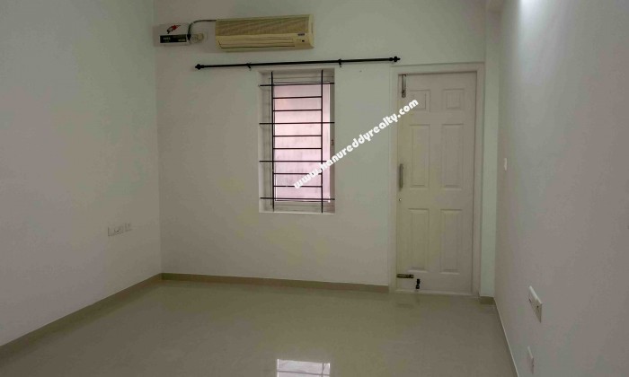 2 BHK Flat for Sale in Thanneerpandal 