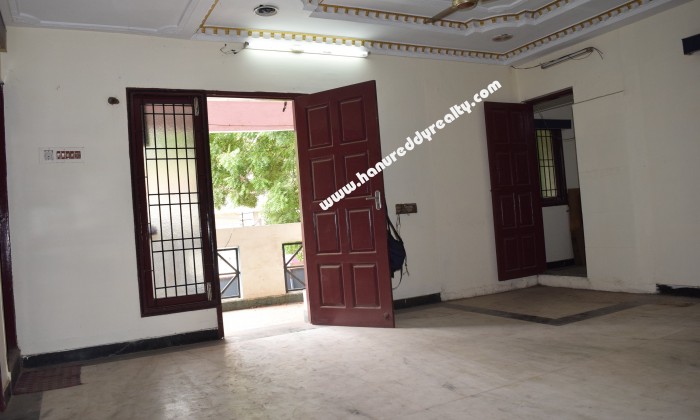 2 BHK Flat for Sale in Shenoy Nagar