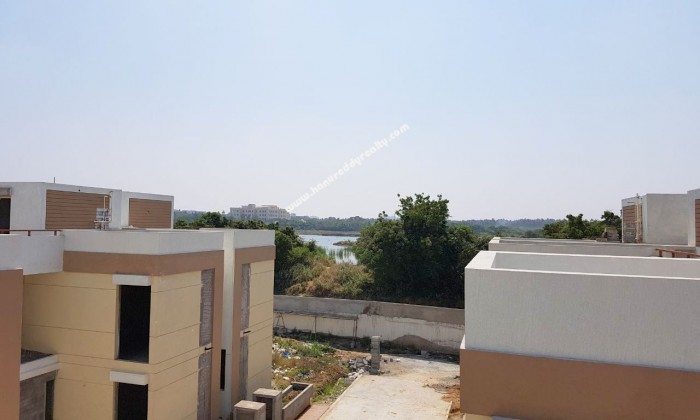 4 BHK Villa for Sale in Padur