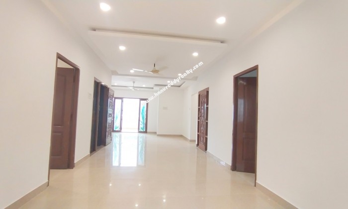 4 BHK Flat for Rent in Madipakkam