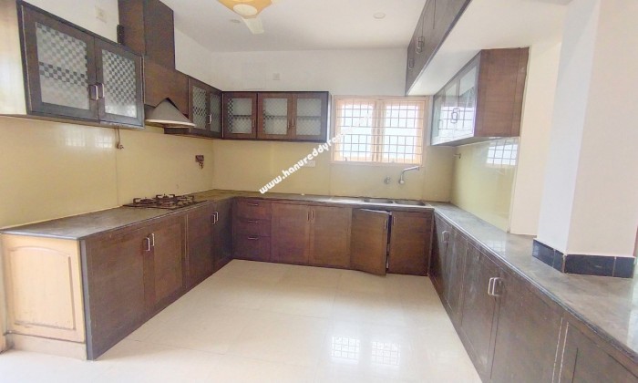 4 BHK Flat for Rent in Madipakkam