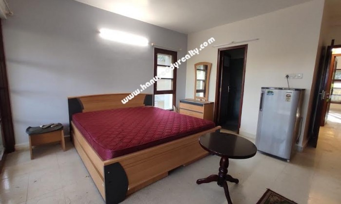 3 BHK Flat for Rent in Boat Club Road