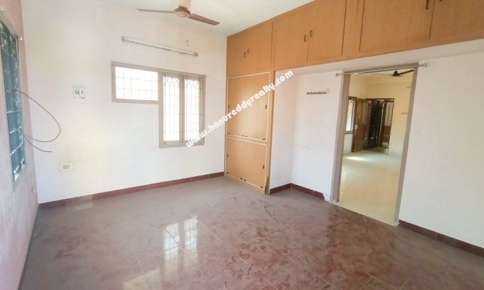 2 BHK Flat for Sale in Palavakkam