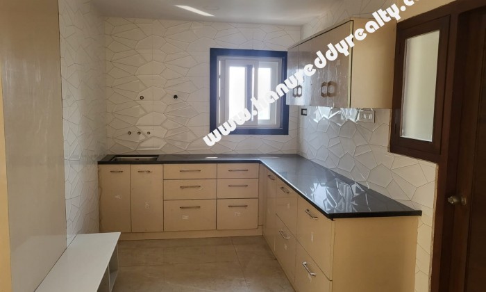 4 BHK Flat for Sale in Yendada