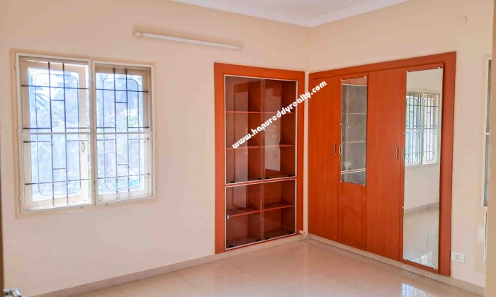 2 BHK Flat for Sale in Saibaba Colony