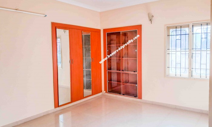 2 BHK Flat for Sale in Saibaba Colony