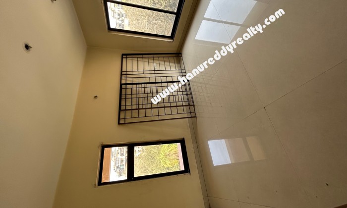 4 BHK Flat for Sale in Wanowarie