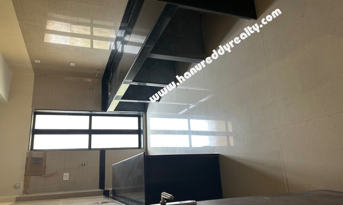 4 BHK Flat for Sale in Wanowarie