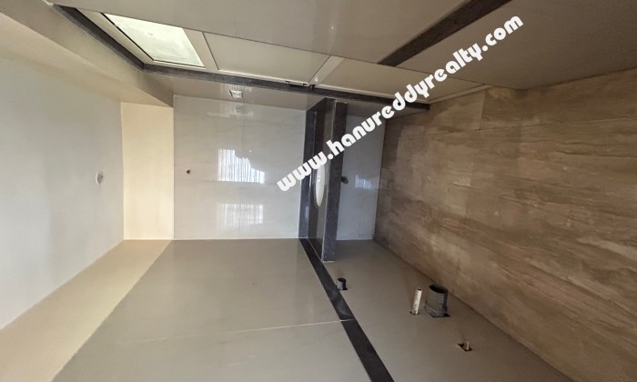 4 BHK Flat for Sale in Wanowarie