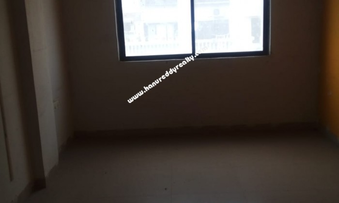 2 BHK Flat for Sale in Wanowarie