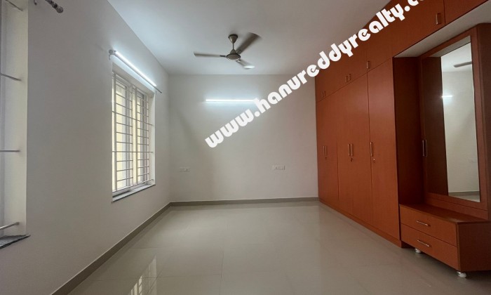 4 BHK Flat for Rent in Semmencherry