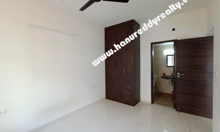 2 BHK Flat for Sale in Korattur