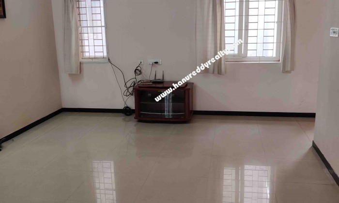 2 BHK Flat for Rent in R S Puram