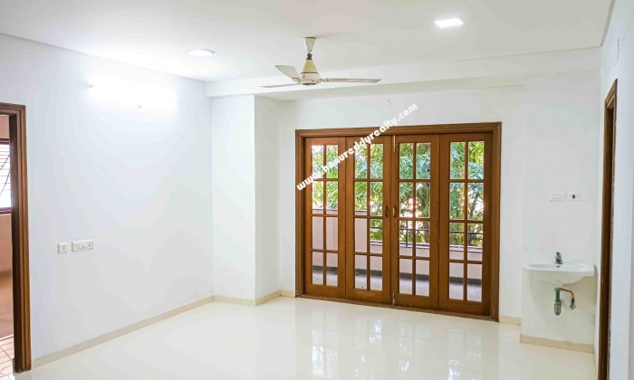 3 BHK Flat for Sale in Race Course