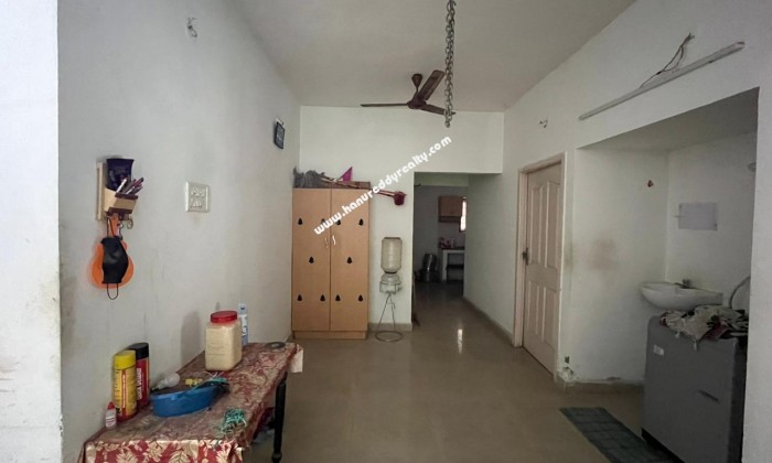 2 BHK Flat for Sale in Selaiyur