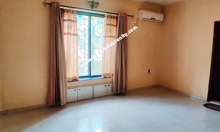 4 BHK Flat for Sale in Mohamad Wadi