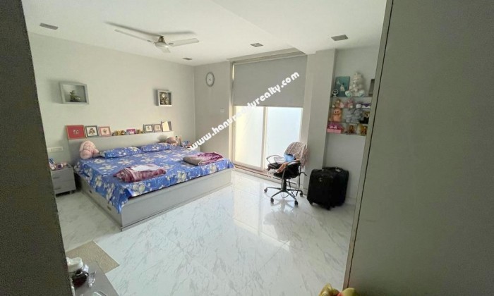 3 BHK Duplex Flat for Sale in Adyar