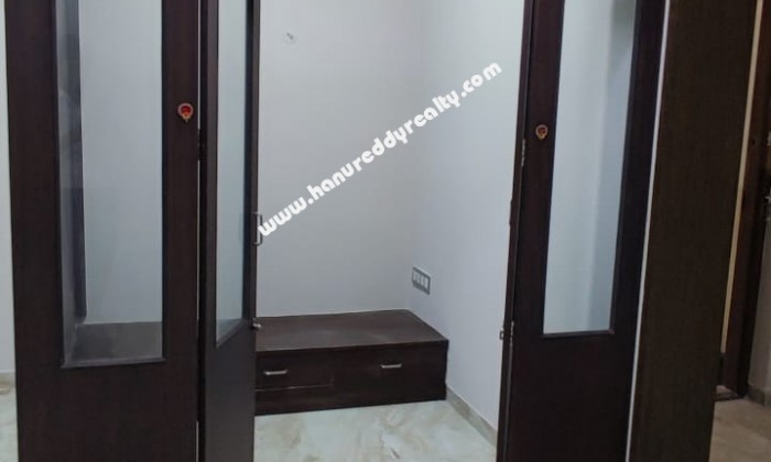 4 BHK Flat for Rent in Beach Road