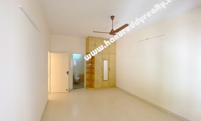 3 BHK Flat for Sale in Mandaveli