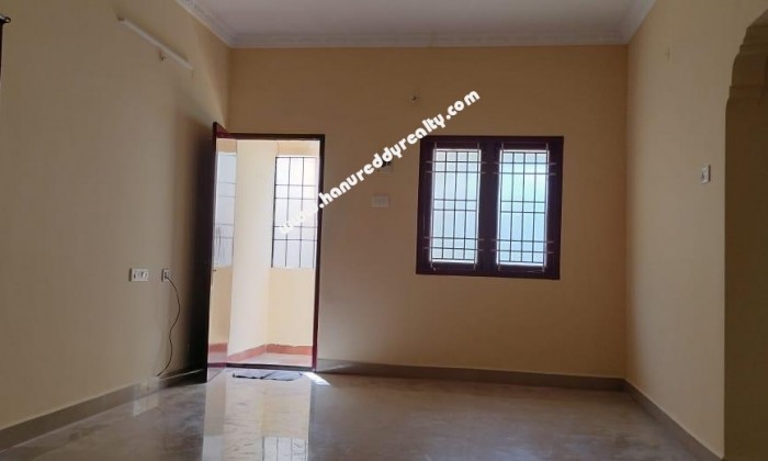 2 BHK Flat for Sale in Selaiyur