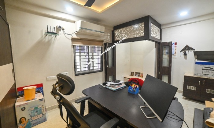 5 BHK Flat for Sale in Yendada