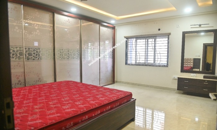 5 BHK Flat for Sale in Yendada