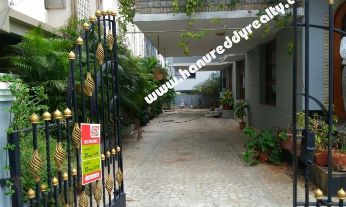 6 BHK Duplex House for Sale in B S Layout