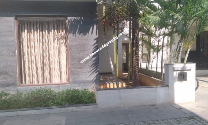 4 BHK Row House for Rent in Akkarai