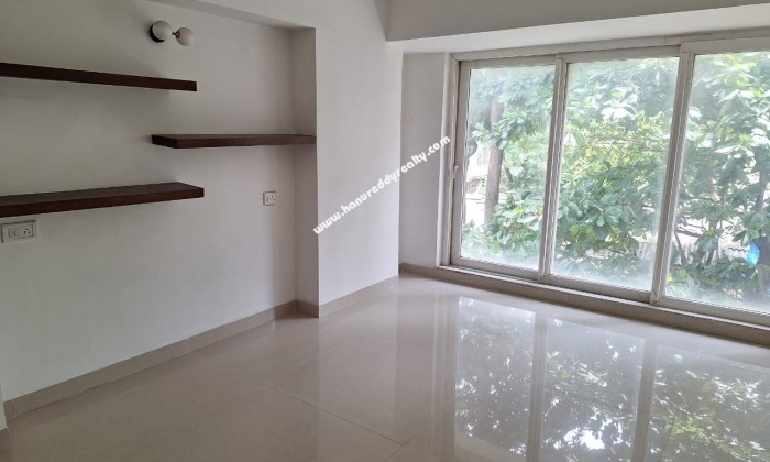 4 BHK Flat for Sale in Mumbai