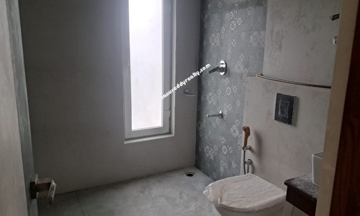4 BHK Flat for Sale in R S Puram