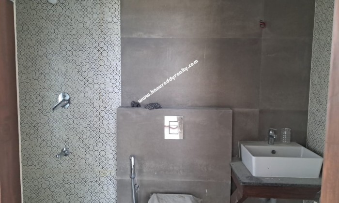 4 BHK Flat for Sale in R S Puram