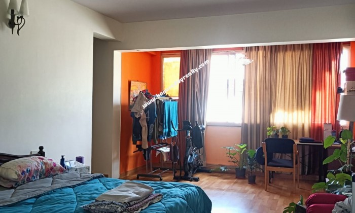 4 BHK Flat for Sale in Victoria Road