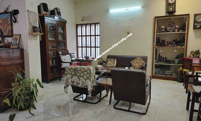 6 BHK Independent House for Sale in Meena Estate