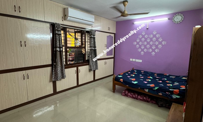 3 BHK Flat for Sale in Selaiyur