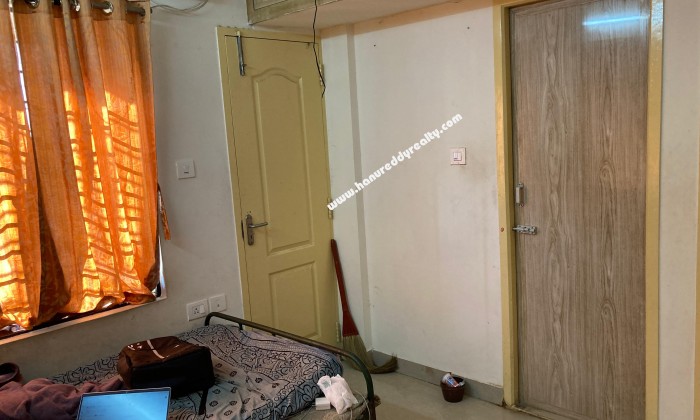 2 BHK Flat for Sale in Thoraipakkam