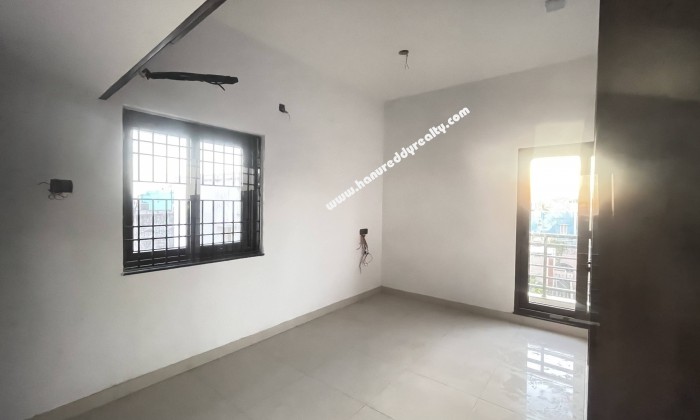 3 BHK Flat for Sale in Korattur