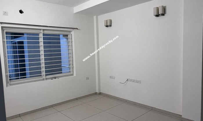 4 BHK Villa for Sale in Thalambur