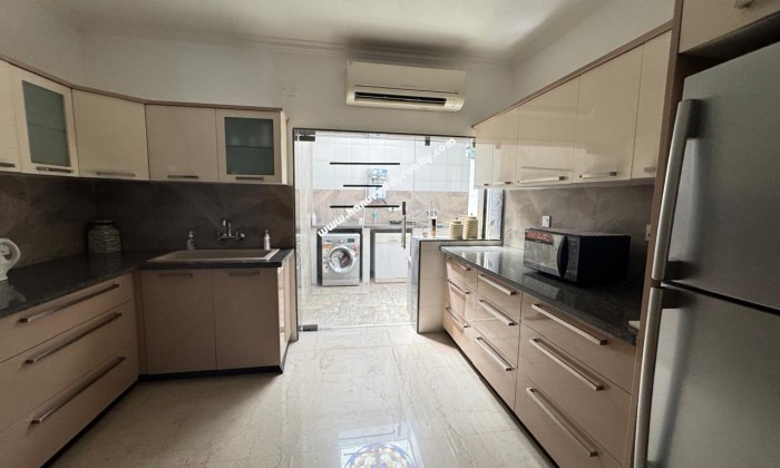 3 BHK Flat for Rent in Tiruvanmiyur