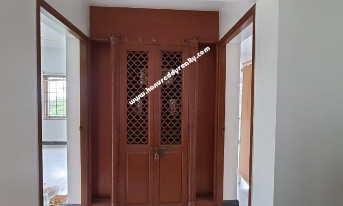 4 BHK Flat for Rent in Poes Garden