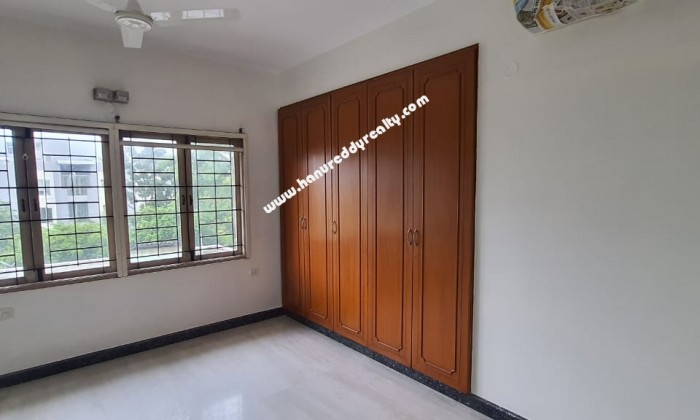 4 BHK Flat for Rent in Poes Garden