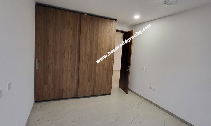 4 BHK Flat for Rent in R S Puram