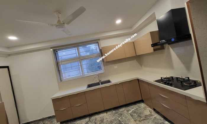 4 BHK Flat for Rent in R S Puram