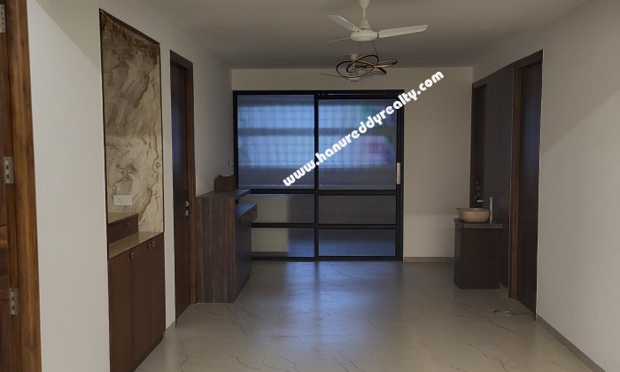 4 BHK Flat for Rent in R S Puram
