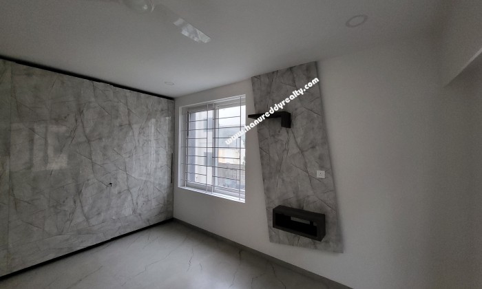 4 BHK Flat for Rent in R S Puram