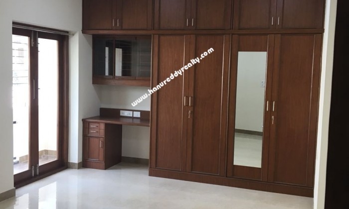 3 BHK Flat for Sale in Raja Annamalaipuram